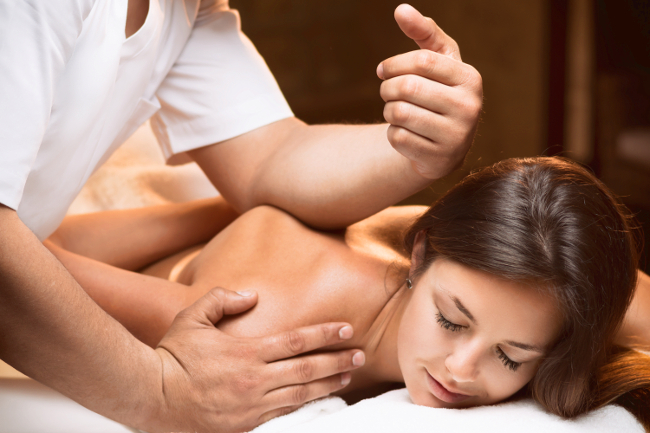 Een sportsmassage of een geavanceerde massage om specifieke klachten aan te pakken bij Santé Magic in Leuven